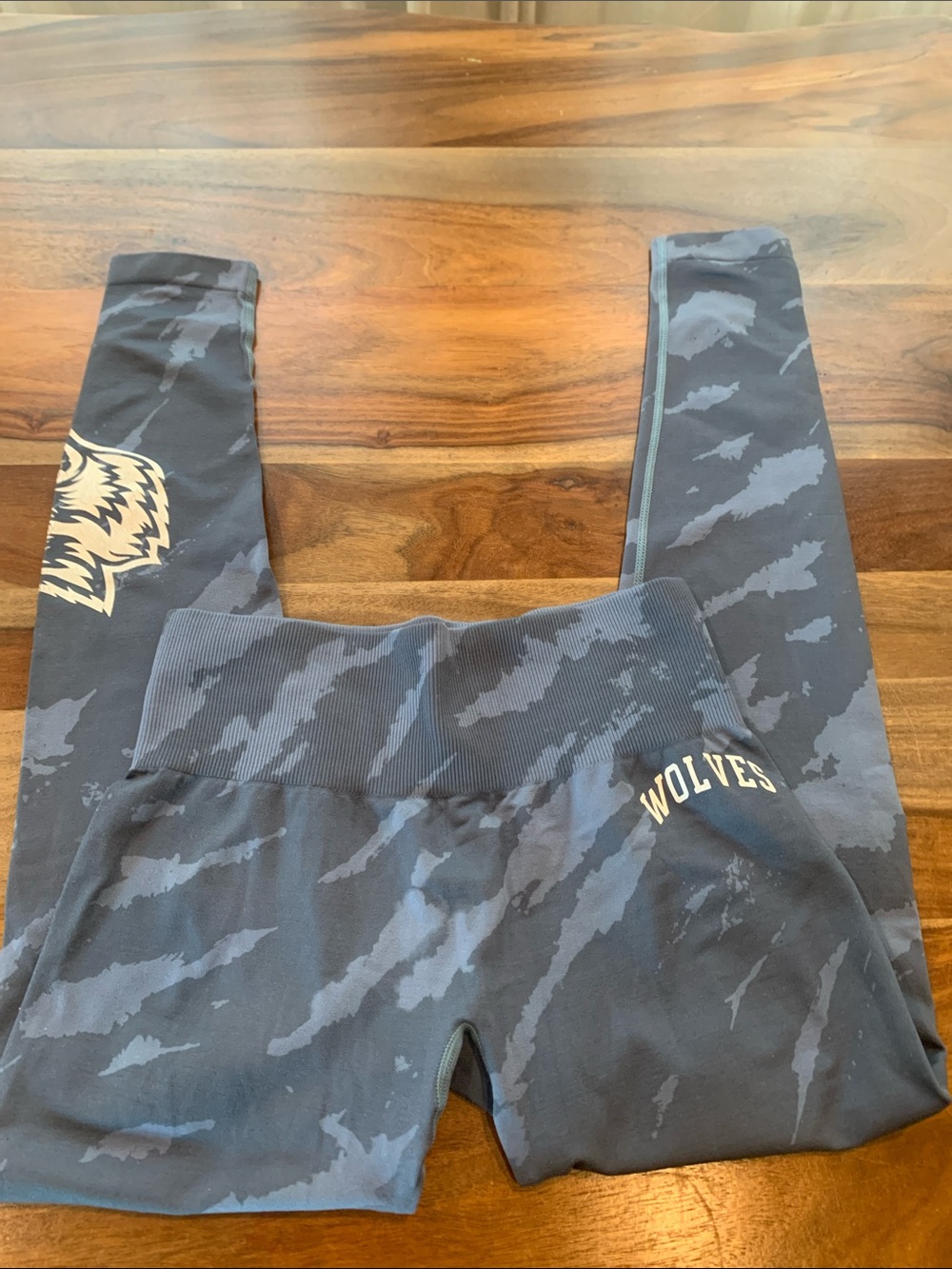 Darc Sport Navy & Light Gray Wolves Tie-Dye Active Leggings